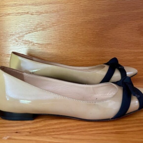 Kate Spade tan pointed toe flat w/black bow accents-Woman’s 6 - Picture 13 of 15